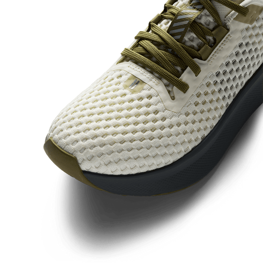 Mineral White Gunmetal Journey 2 Shoe Detail Angle.