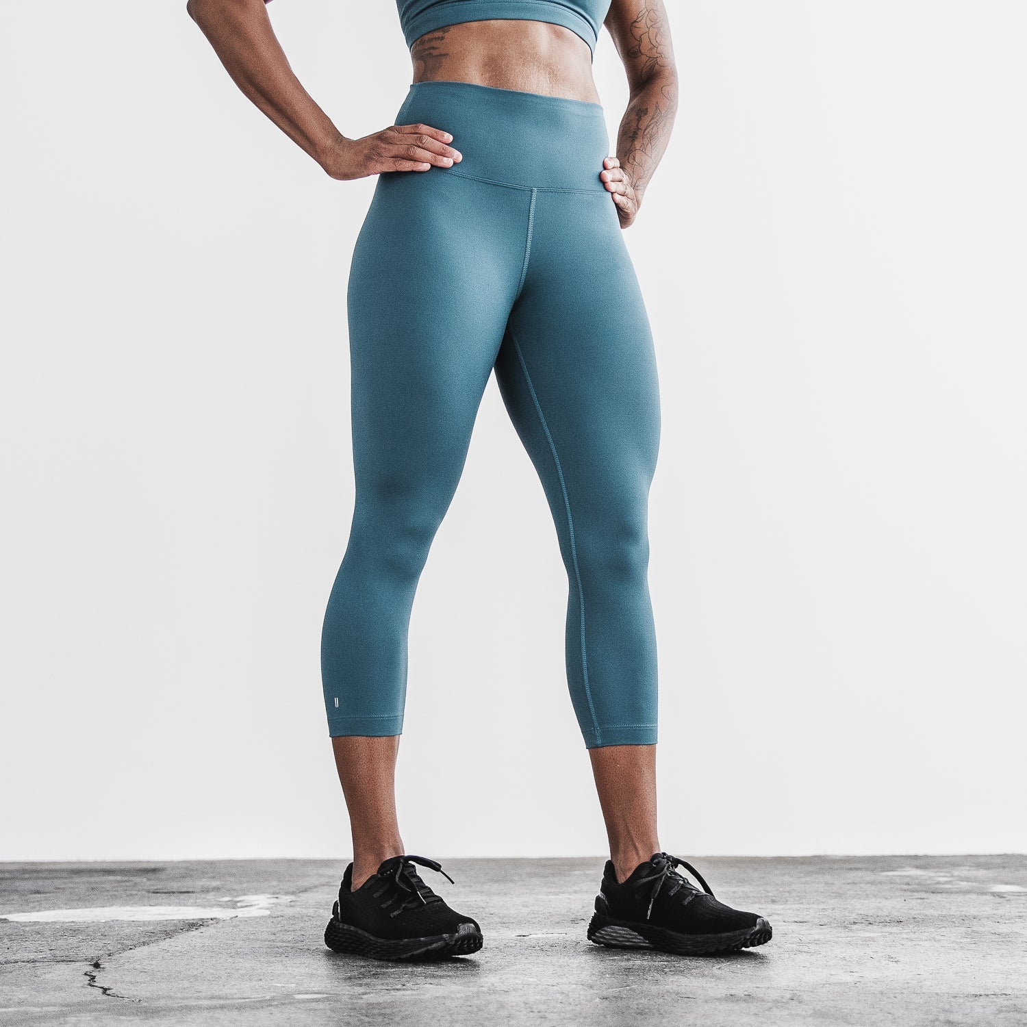 Mineral Green Cotton Lycra Cropped Tights