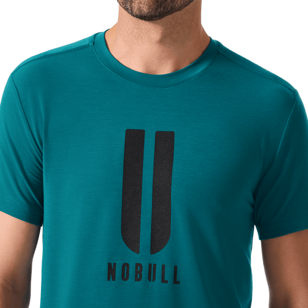 Men's Gulf Coast U NOBULL Tee Front Detail Angle.