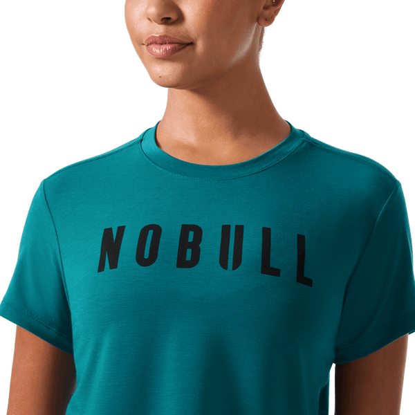 Women's Gulf Coast NOBULL Boxy Tee Front Detail Angle.