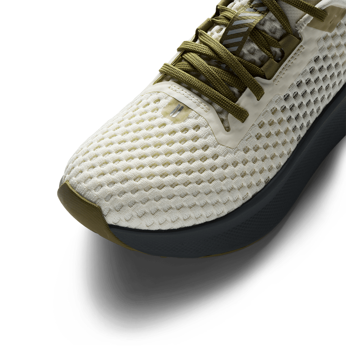 Mineral White Gunmetal Journey 2 Shoe Detail Angle.