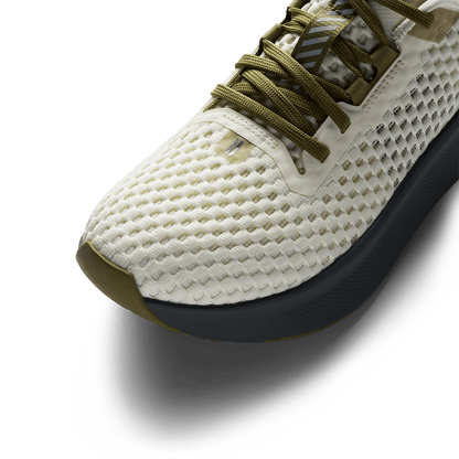 Mineral White Gunmetal Journey 2 Shoe Detail Angle.