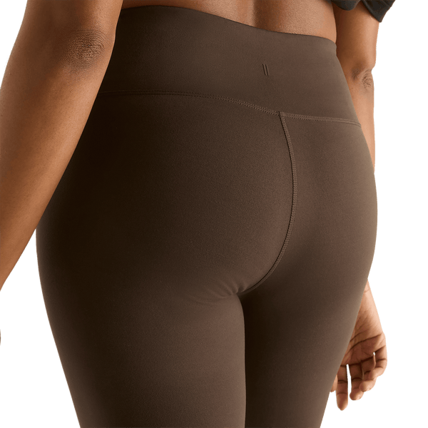 Women's Chocolate High-Rise Matte Tight 25" Back Detail Angle.