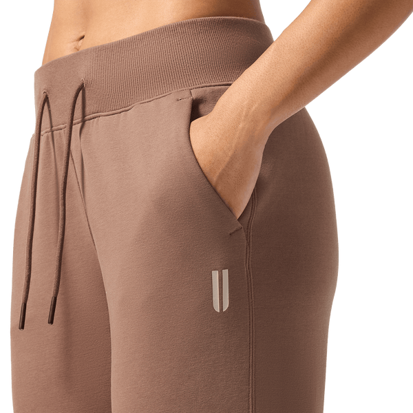 Women's Acorn Jogger Pocket Detail Angle.