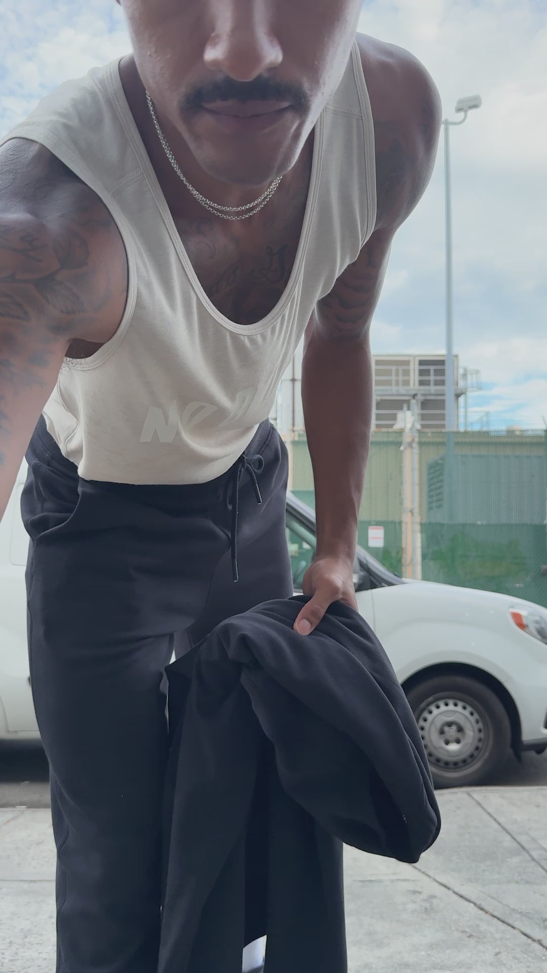 Translation missing: en.block.video.load_video