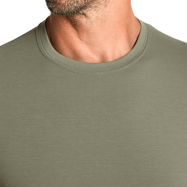 Men's Cypress Adapt Tee Shirt Detail Collar Angle.