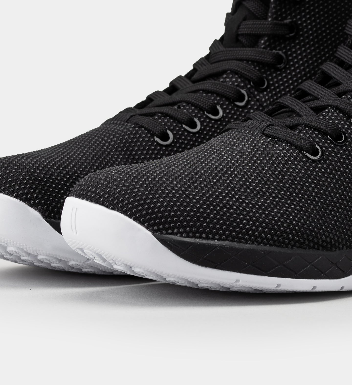 Men's Trainer | BLACK AND WHITE | NOBULL